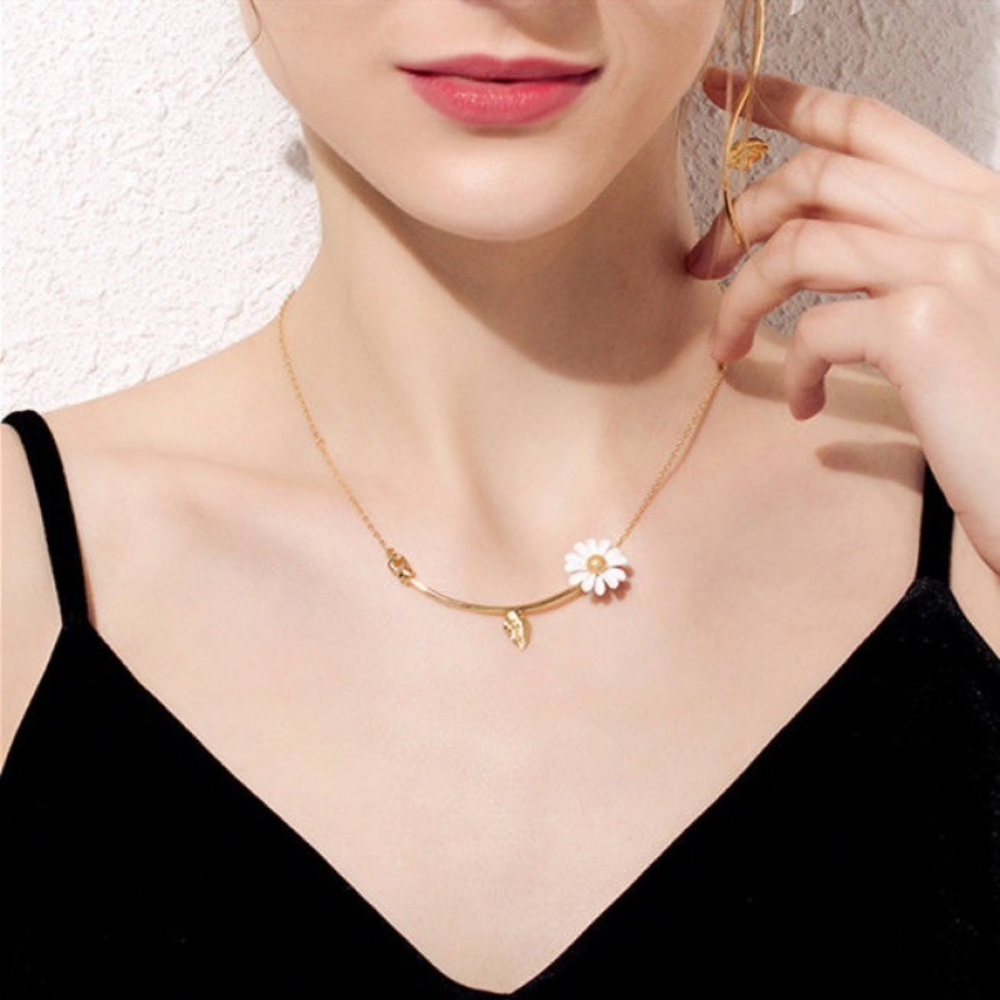 Korean style small Daisy Flower Necklace